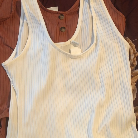 Women’s tops. - Picture 5 of 5